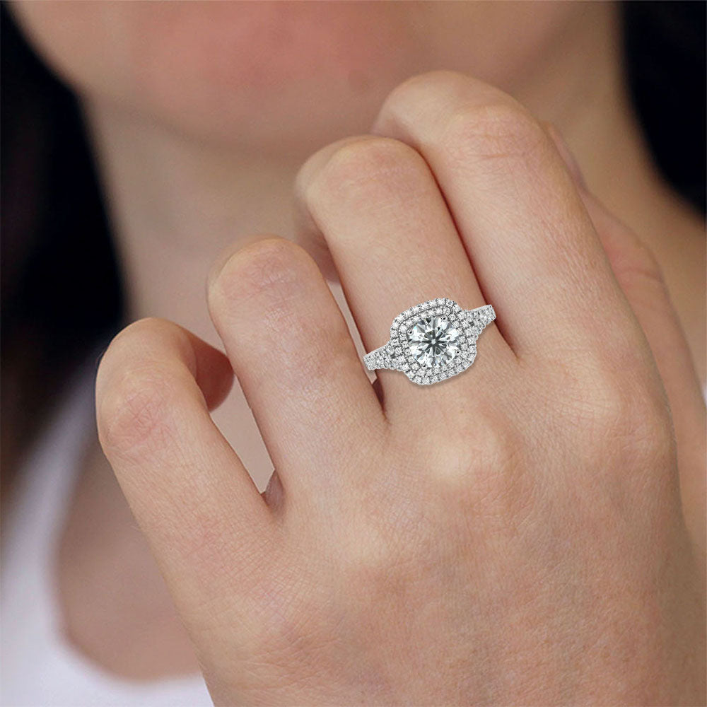 Momentz of Halo Diamond Ring